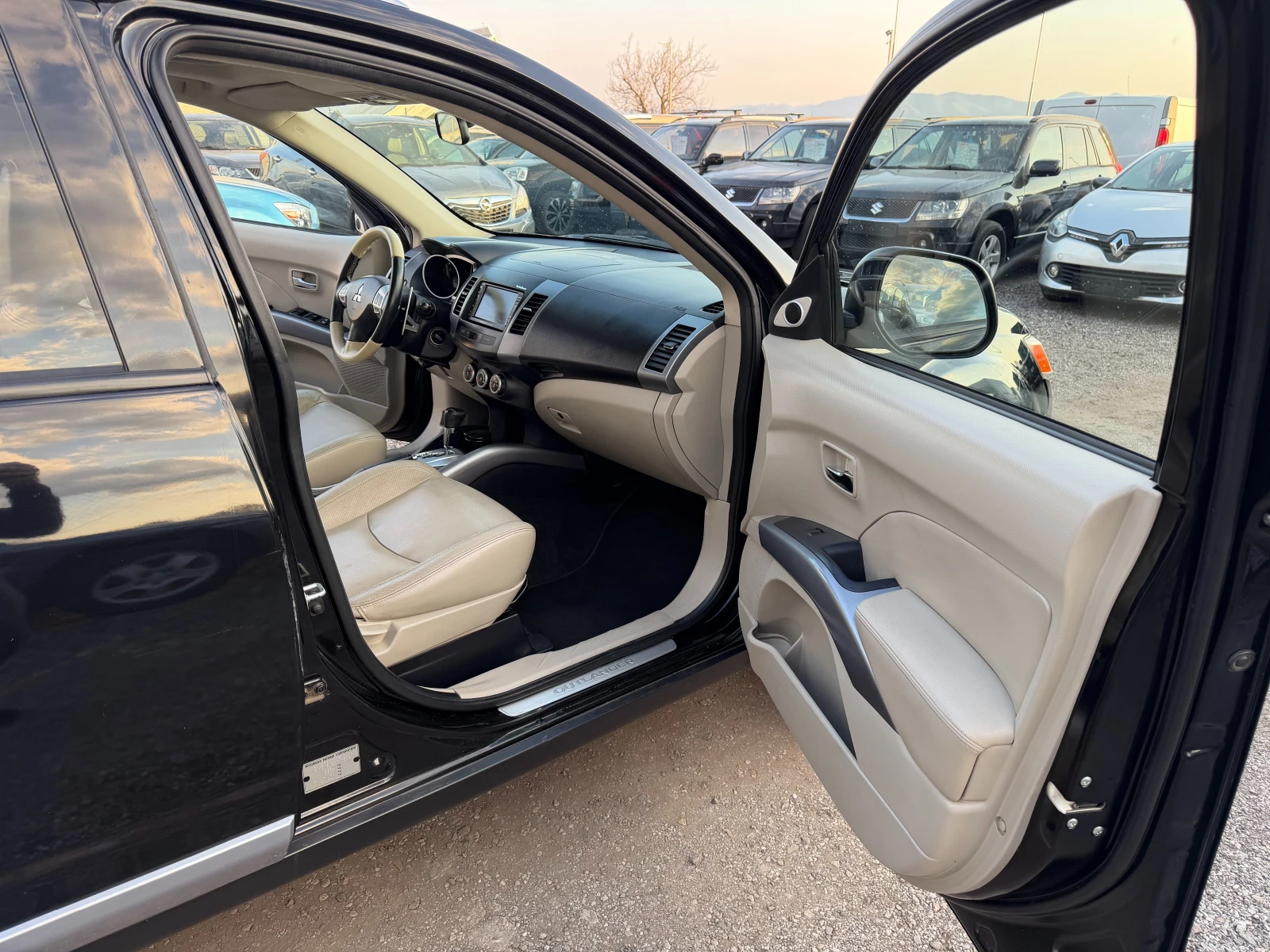 Mitsubishi Outlander 2.4 ГАЗ ГЪРЦИЯ 120000 КМ УНИКАТ, снимка 15 - Автомобили и джипове - 53851438