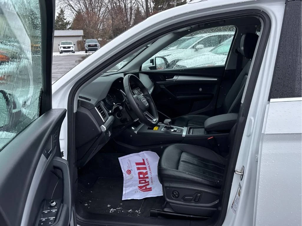 Audi Q5 CARFAX* Komfort 45 TFSI * KEYLESS * ДВА КЛЮЧА, снимка 8 - Автомобили и джипове - 53892749