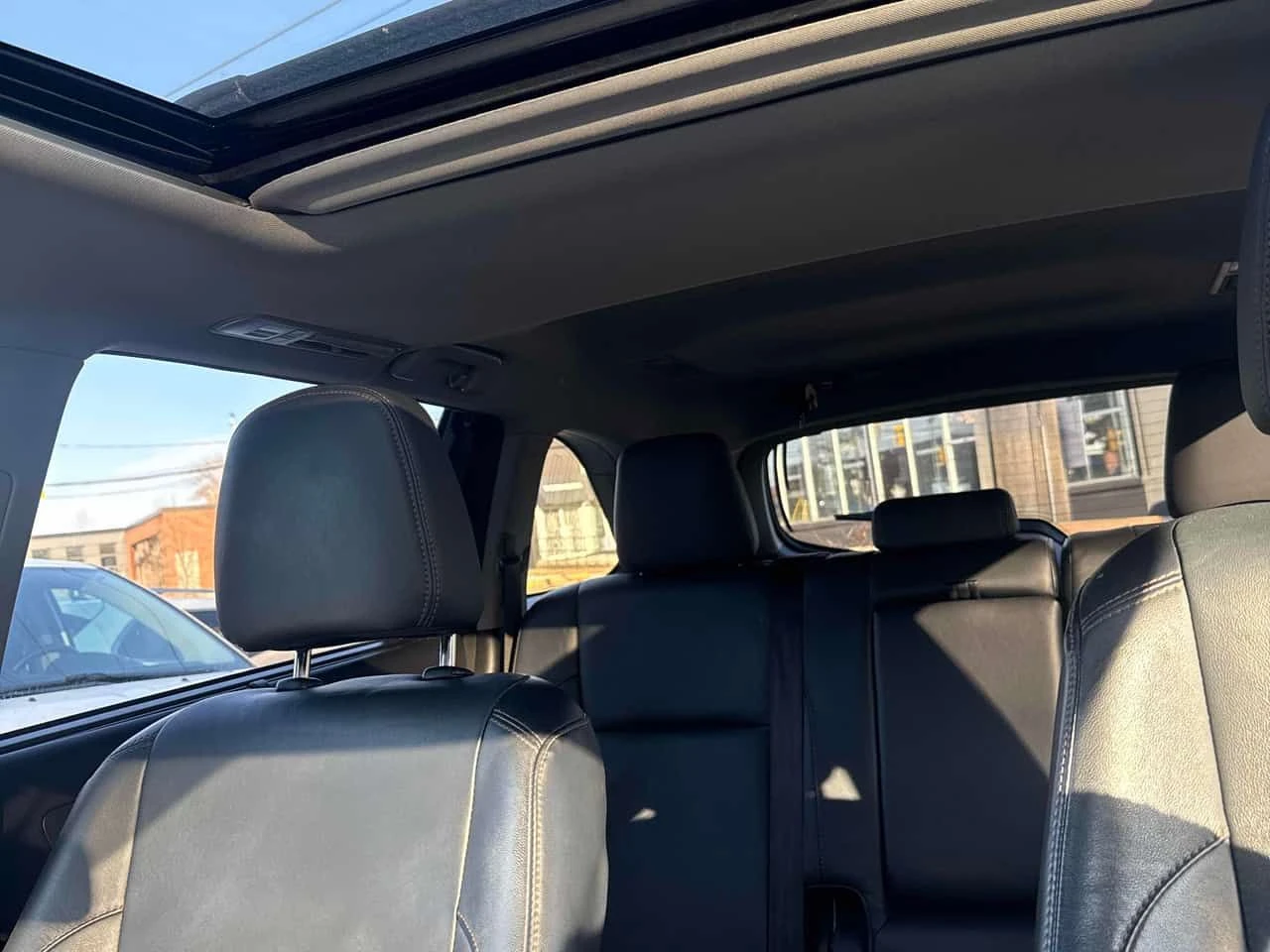 Toyota Highlander * XLE * 2 КЛЮЧА* ПОДОГРЕВ* KEYLESS* , снимка 11 - Автомобили и джипове - 54218025