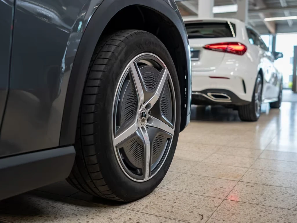 Mercedes-Benz EQE 350+ SUV AMG Premium+ Hyperscreen Burmest PANO 360, снимка 3 - Автомобили и джипове - 55385345