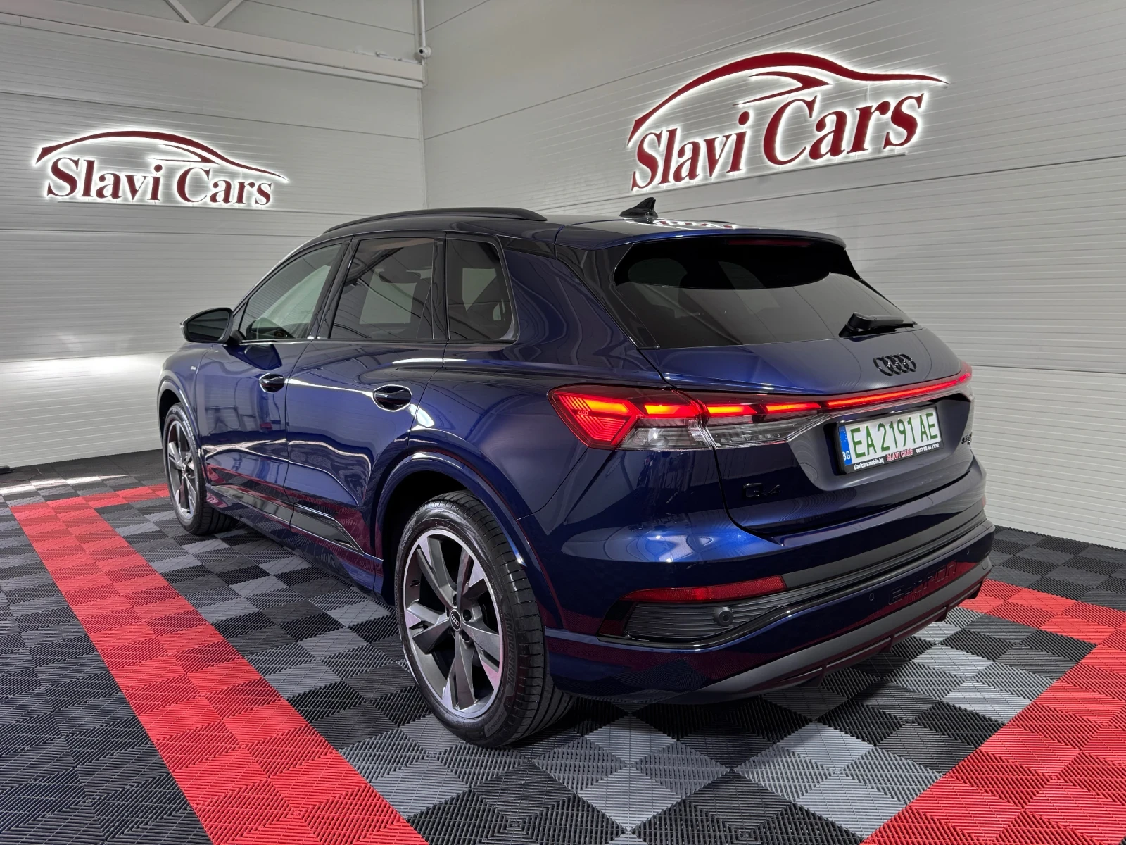 Audi Q4 55 E-TRON / QUATTRO S-LINE / BLACK OPTICS/ 340 hp, снимка 4 - Автомобили и джипове - 54682091