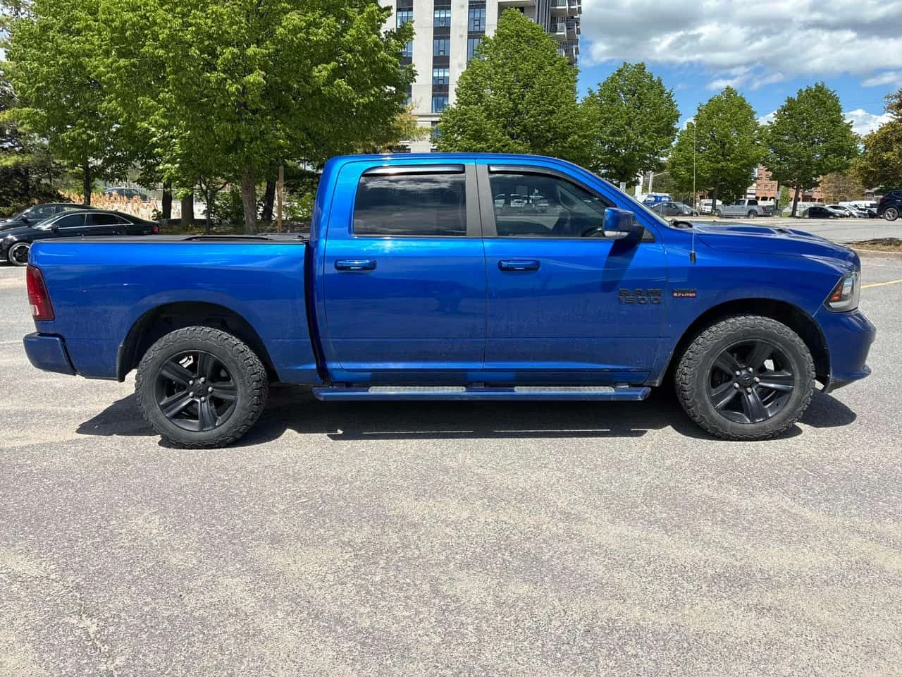 Dodge RAM 1500 * Sport * АВТОКРЕДИТ БЕЗ ПЪРВОНАЧАЛНА ВНОСКА* , снимка 3 - Автомобили и джипове - 54711612