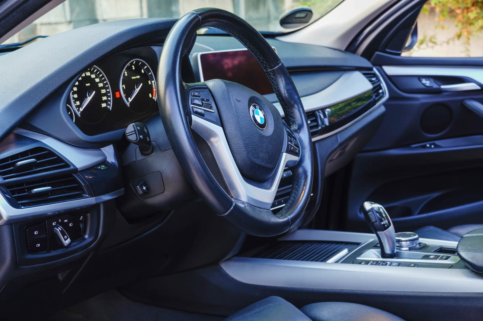 BMW X5 3.0d Pano Head Up 7-местен Matrix, снимка 12 - Автомобили и джипове - 55304000