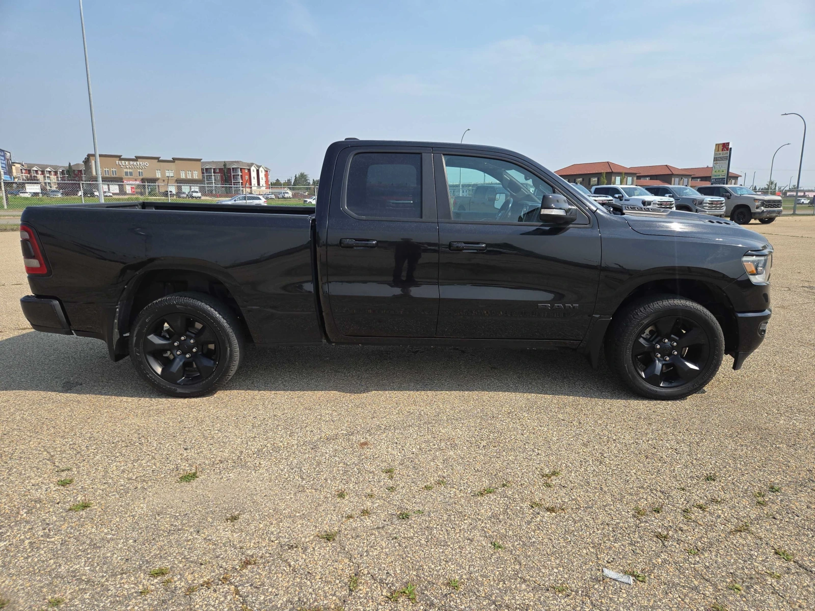 Dodge RAM 1500 * Sport * CARFAX * БЕЗ ПЪРВОНАЧАЛНА ВНОСКА, снимка 3 - Автомобили и джипове - 55876057