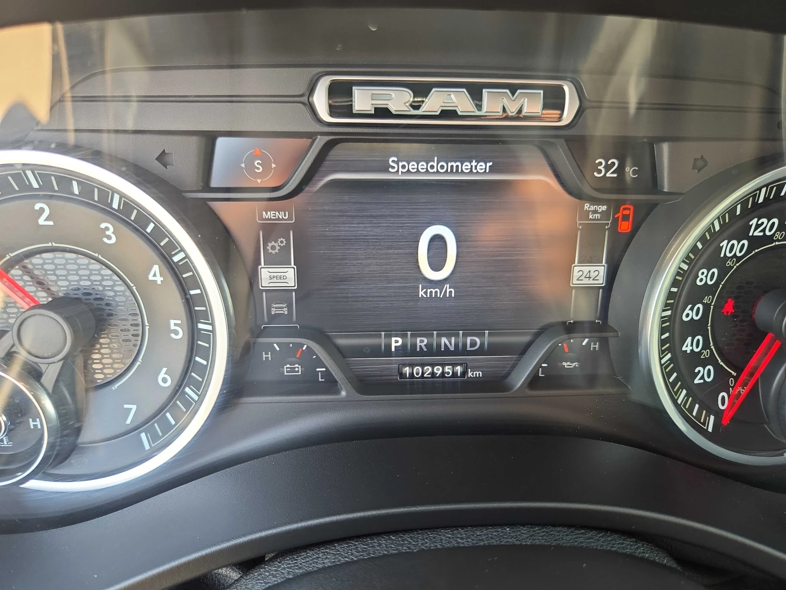 Dodge RAM 1500 * Sport * CARFAX * БЕЗ ПЪРВОНАЧАЛНА ВНОСКА, снимка 8 - Автомобили и джипове - 55876057