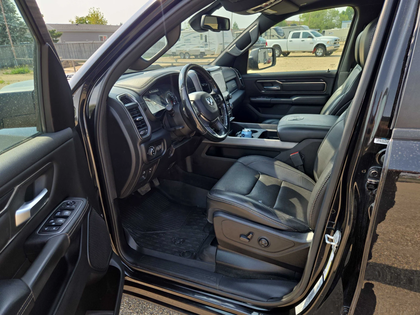 Dodge RAM 1500 * Sport * CARFAX * БЕЗ ПЪРВОНАЧАЛНА ВНОСКА, снимка 5 - Автомобили и джипове - 55876057