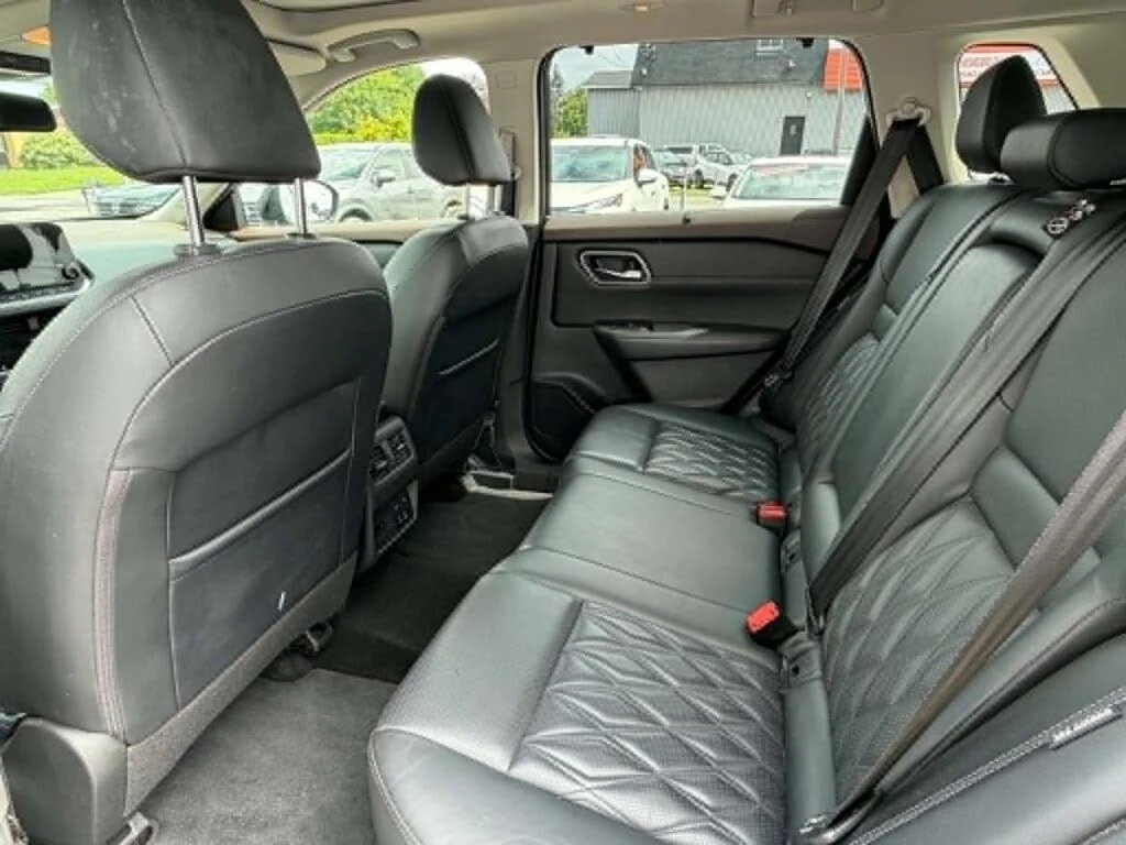 Nissan Rogue 2.5* PLATINUM* DISTRONIC* 360* ПАНО* КРАЙНА ЦЕНА, снимка 15 - Автомобили и джипове - 56004345
