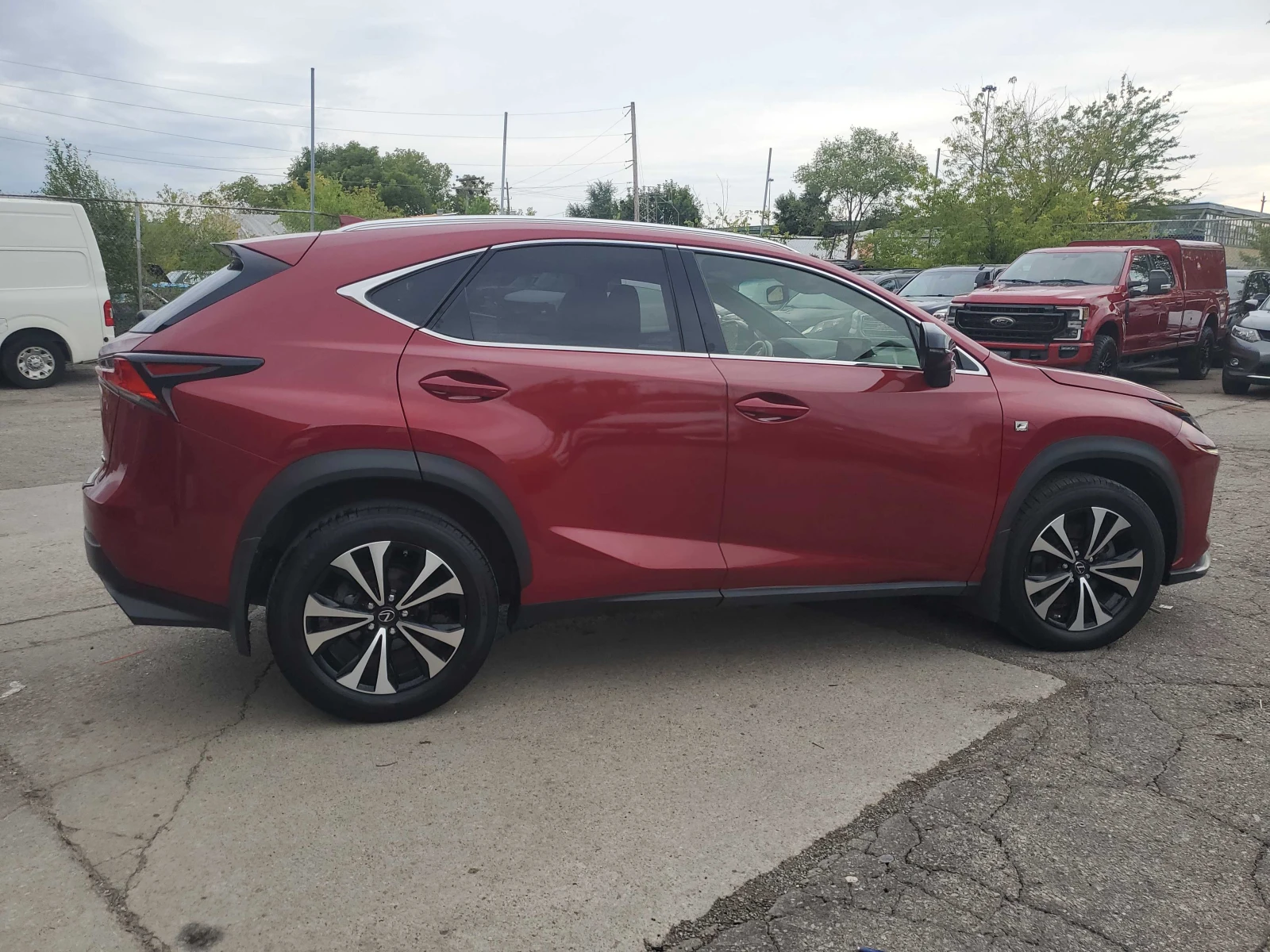 Lexus NX 300, 4Х4 F Sport, ОБДУХВАНЕ, АВТОКРЕДИТ, снимка 3 - Автомобили и джипове - 56057501