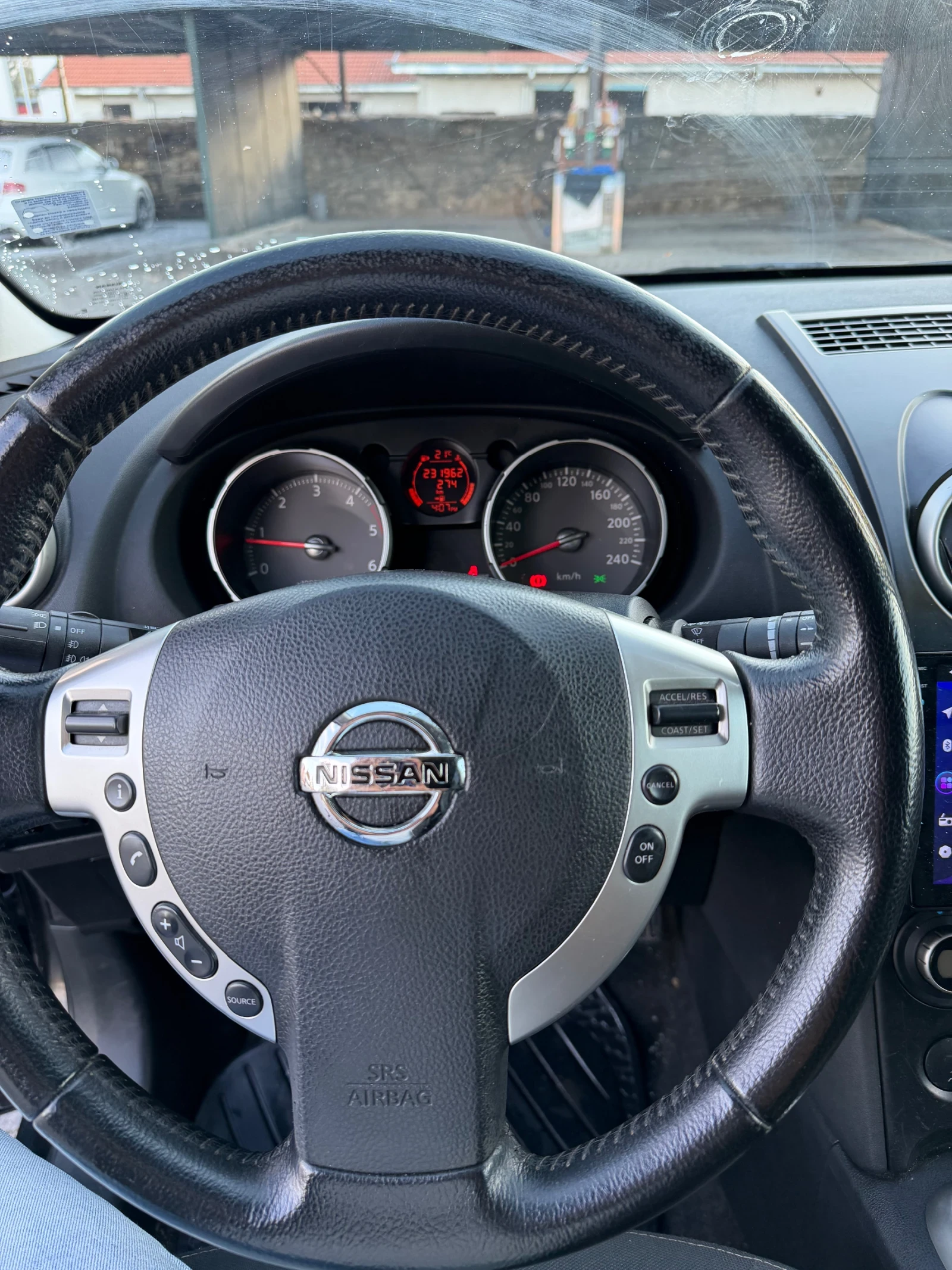 Nissan Qashqai, снимка 6 - Автомобили и джипове - 56215266
