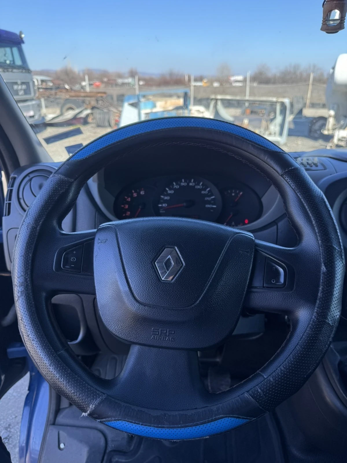 Renault Master Бордови - изображение 5