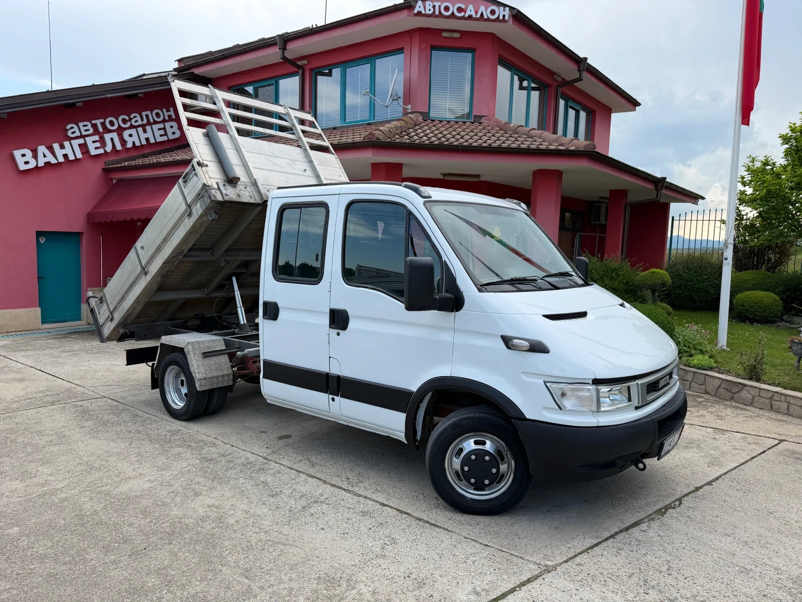 Iveco Daily 2.8HPT* 35C13* Тристранен самосвал* 2.80 метра кош, снимка 15 - Бусове и автобуси - 54508845