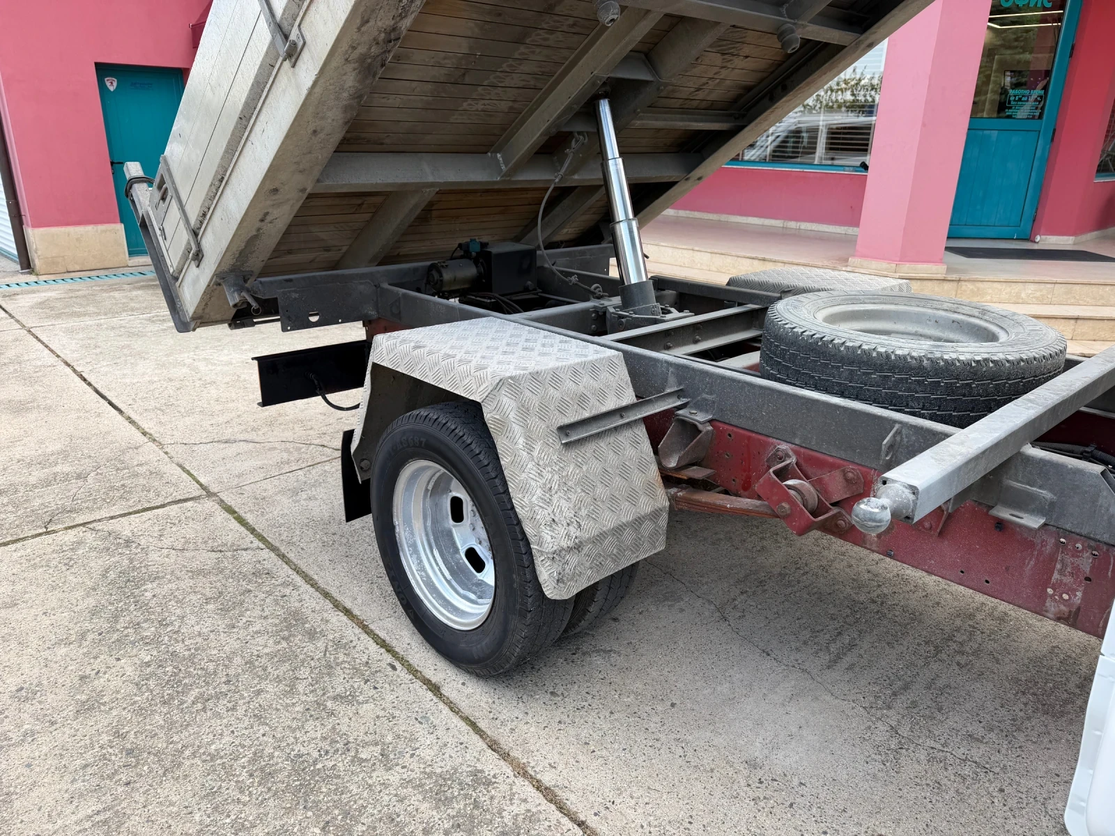 Iveco Daily 2.8HPT* 35C13* Тристранен самосвал* 2.80 метра кош, снимка 13 - Бусове и автобуси - 54508845