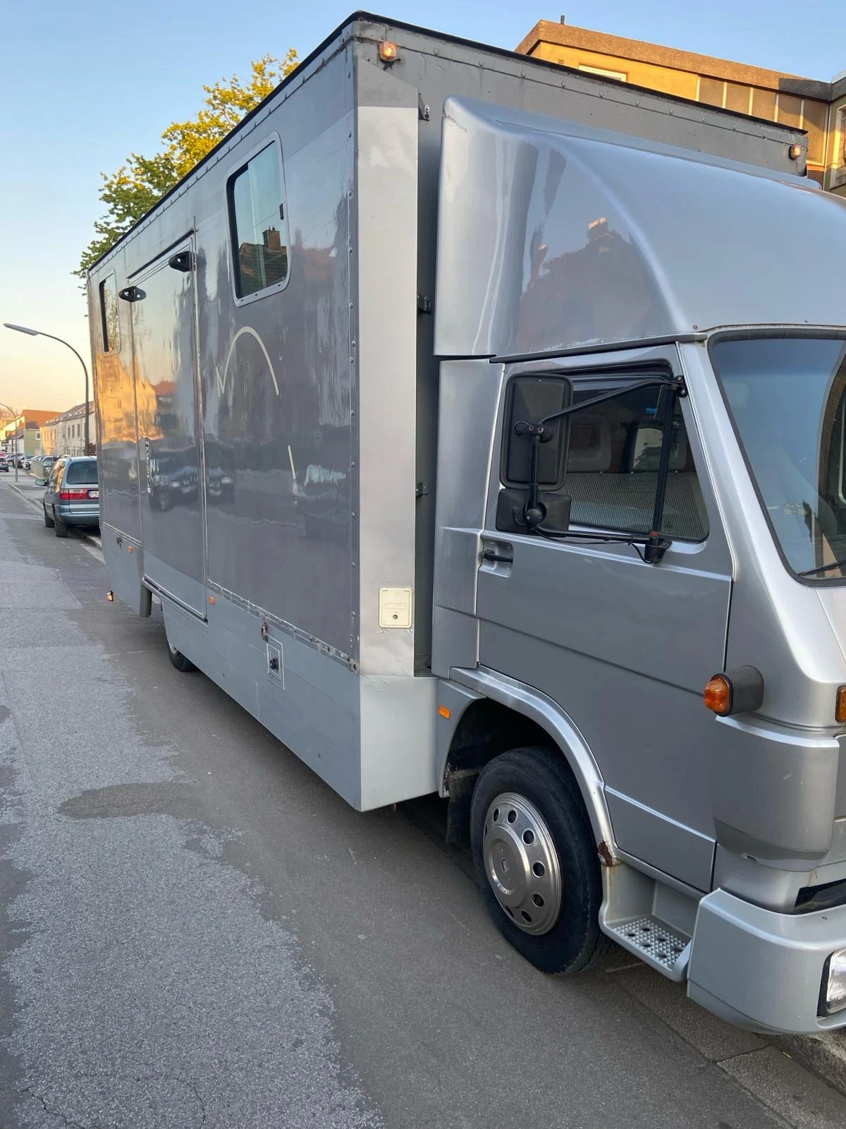 Man 8.163 Спицялен за животни, снимка 2 - Камиони - 53959769