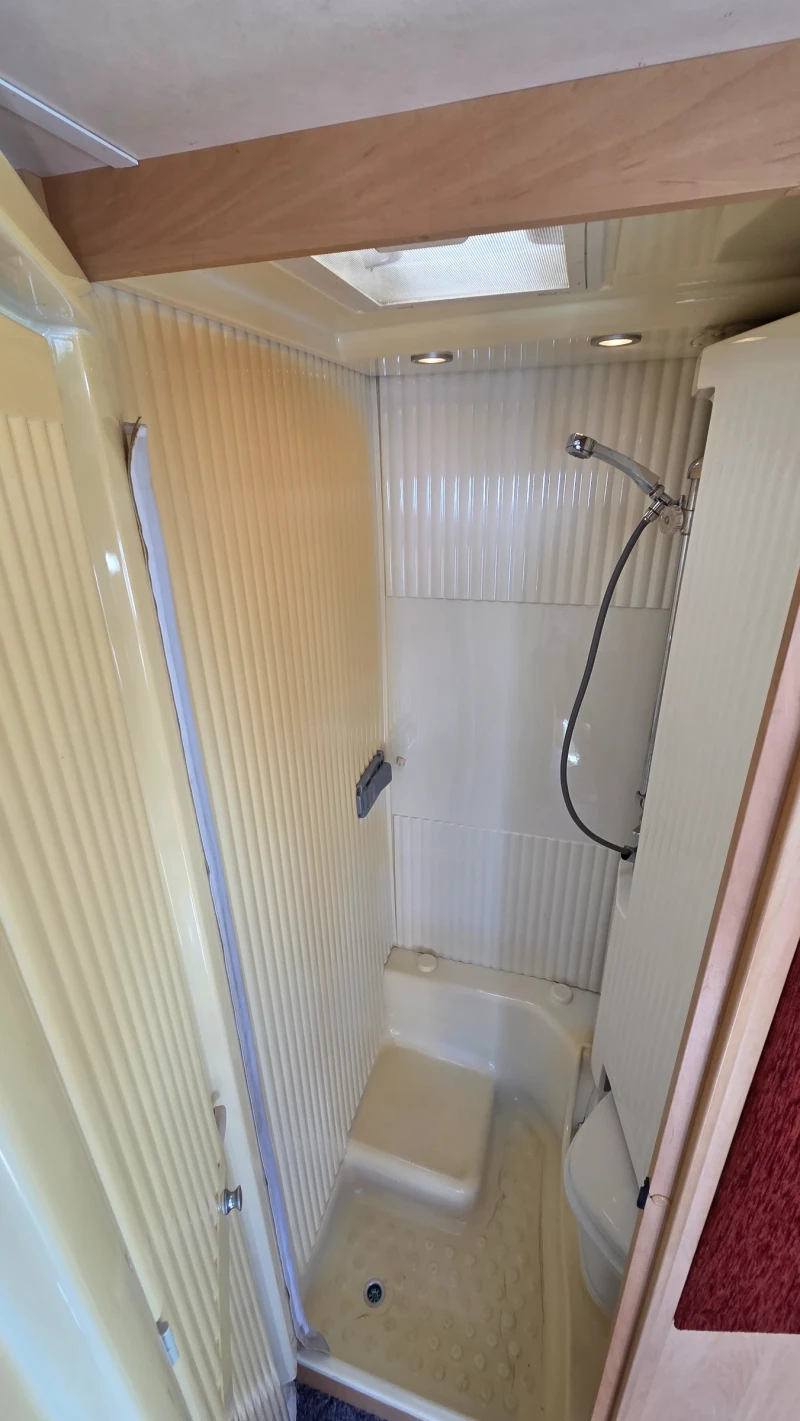 Кемпер Dethleffs ADVANTAGE- XXL гараж.Климатик 150hp, снимка 11 - Каравани и кемпери - 51758593