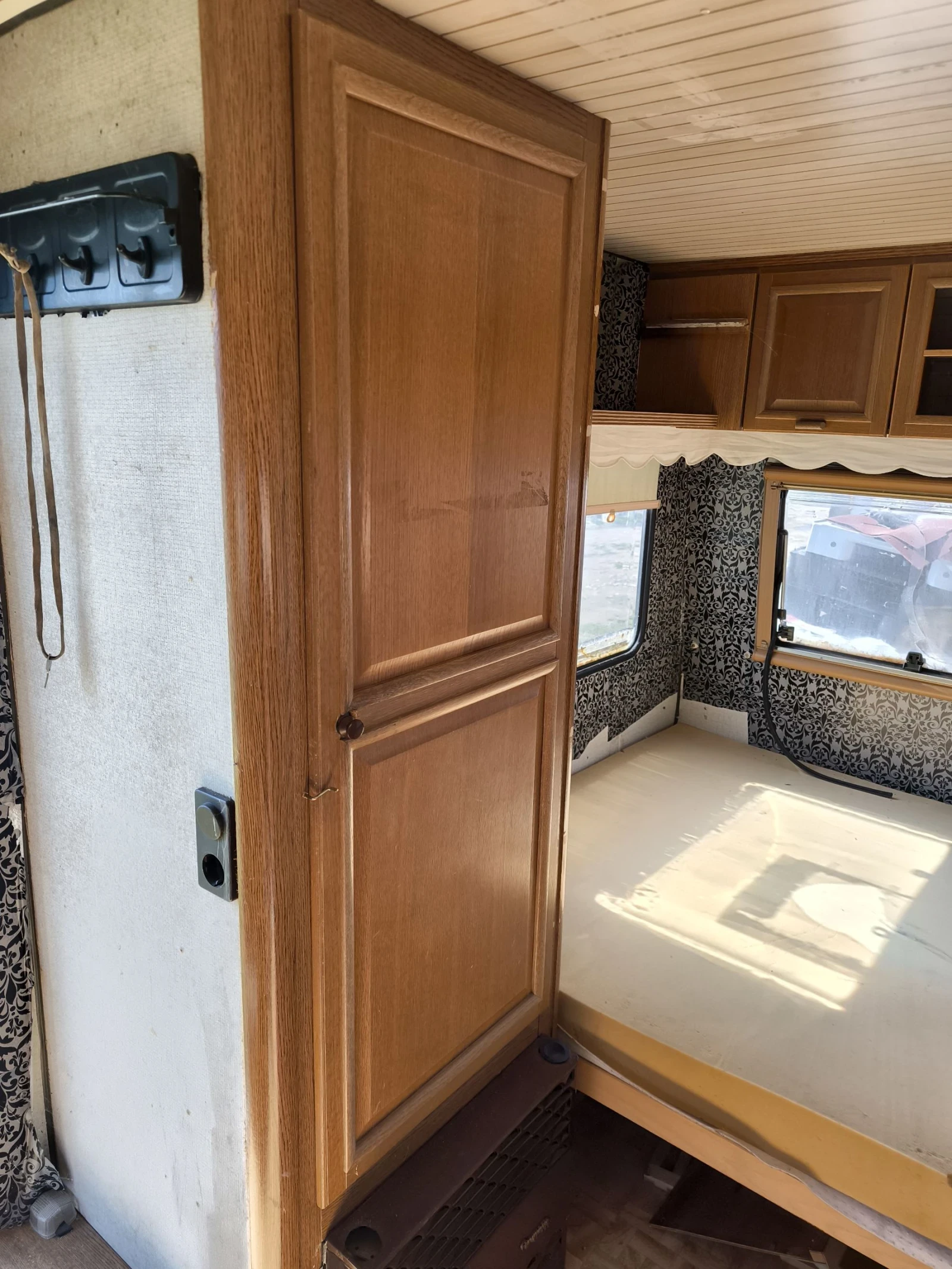 Каравана Hobby, снимка 8 - Каравани и кемпери - 53482317