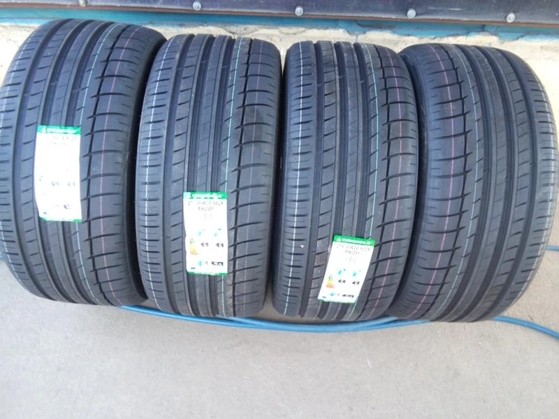 Гуми Летни 255/35R18, снимка 2 - Гуми и джанти - 45649693