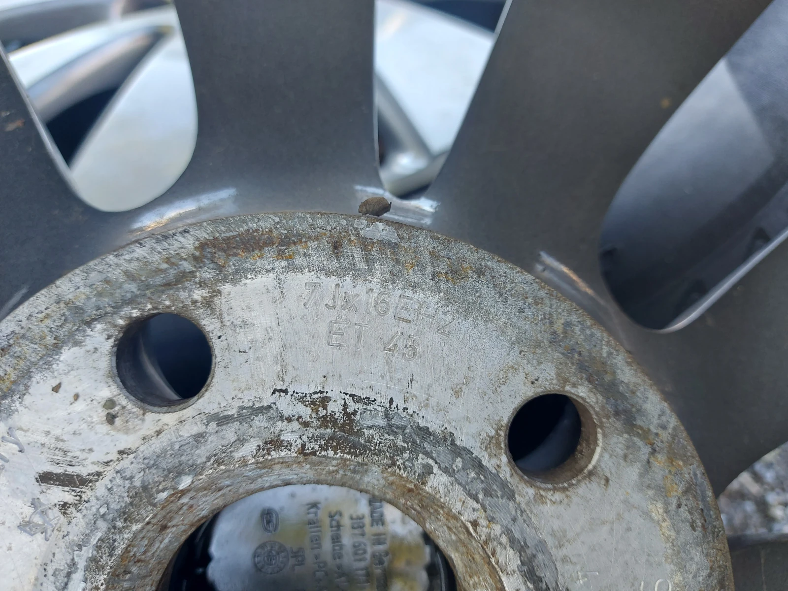    215/55R16  VW | Mobile.bg   7