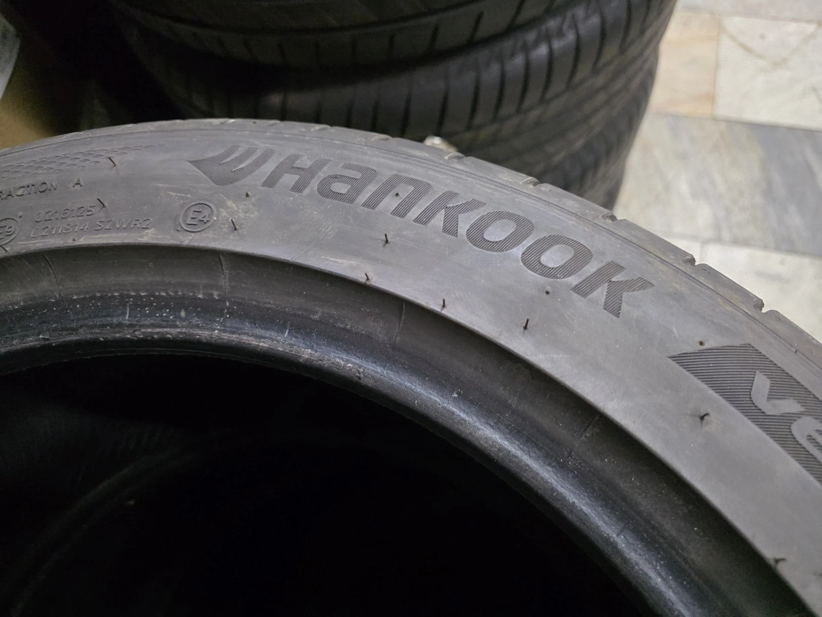 Гуми Летни 245/45R18, снимка 8 - Гуми и джанти - 56664503
