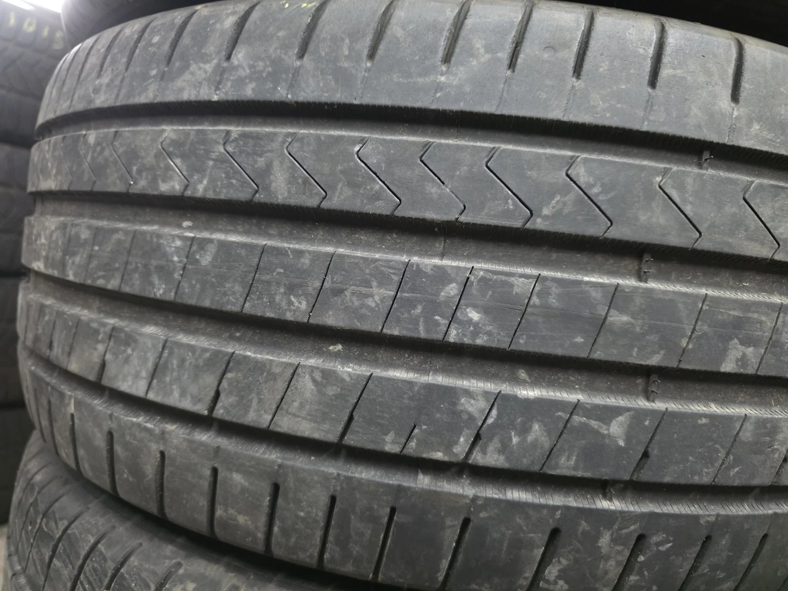 Гуми Летни 245/45R18, снимка 2 - Гуми и джанти - 56664503