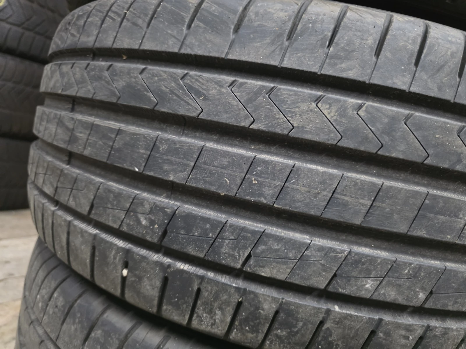 Гуми Летни 245/45R18, снимка 3 - Гуми и джанти - 56664503