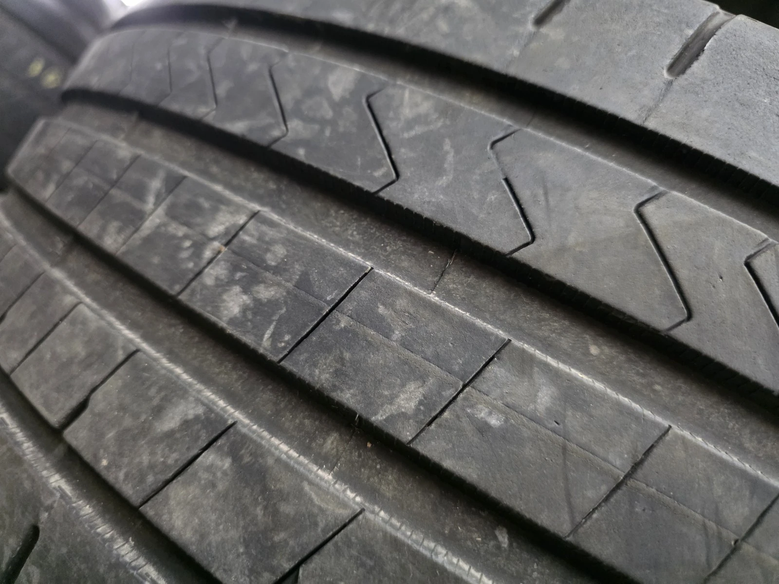 Гуми Летни 245/45R18, снимка 6 - Гуми и джанти - 56664503