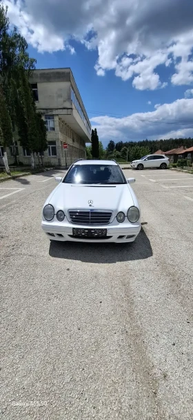     Mercedes-Benz E 240 2.4