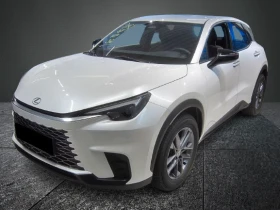  Lexus LBX