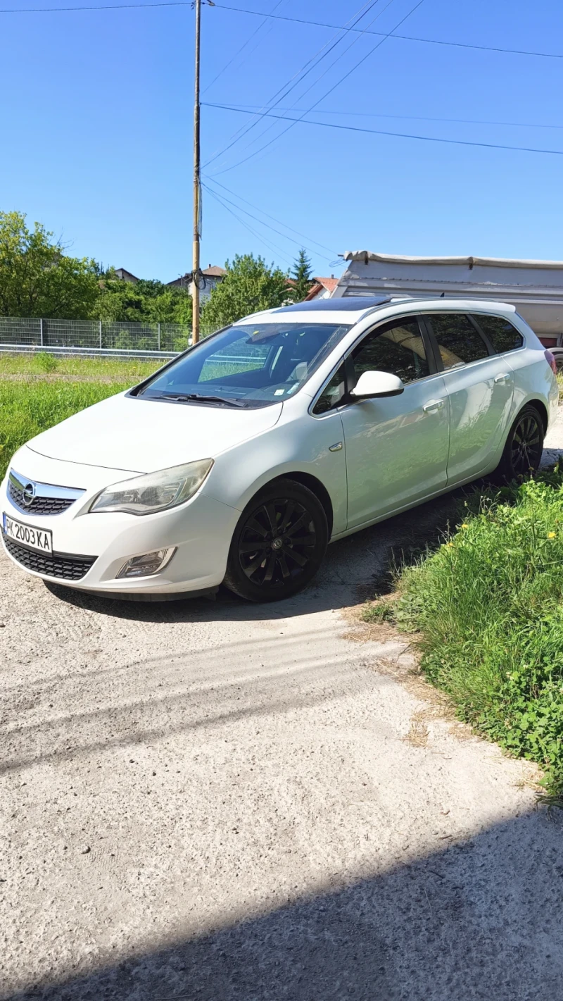 Opel Astra Sport Tourer 1.7cdti, снимка 1 - Автомобили и джипове - 47967520