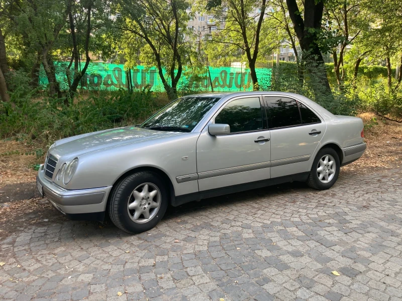 Mercedes-Benz E 250, снимка 5 - Автомобили и джипове - 48453440