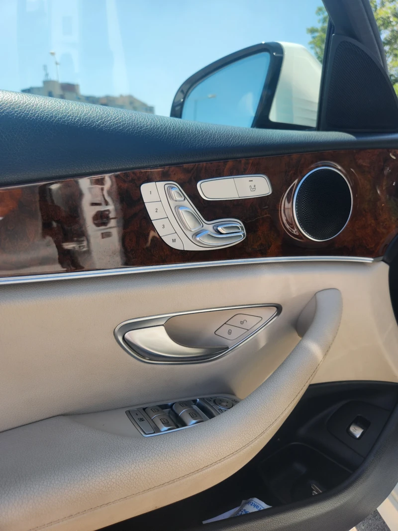 Mercedes-Benz E 300, снимка 14 - Автомобили и джипове - 52497434