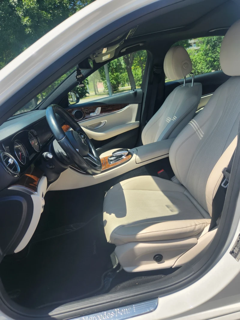 Mercedes-Benz E 300, снимка 11 - Автомобили и джипове - 52497434