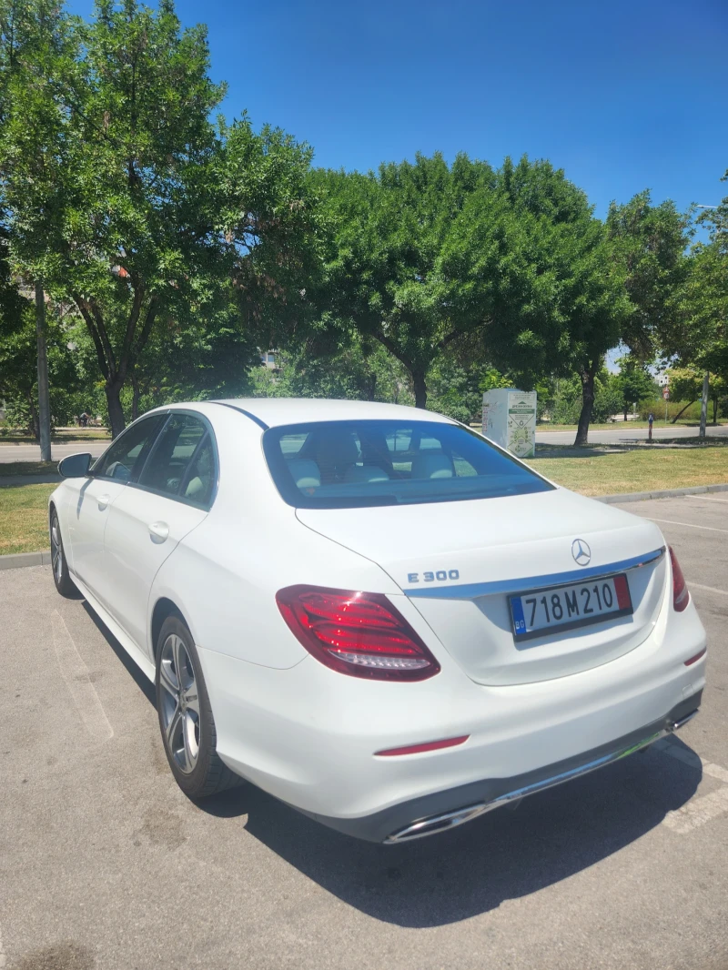 Mercedes-Benz E 300, снимка 3 - Автомобили и джипове - 52497434
