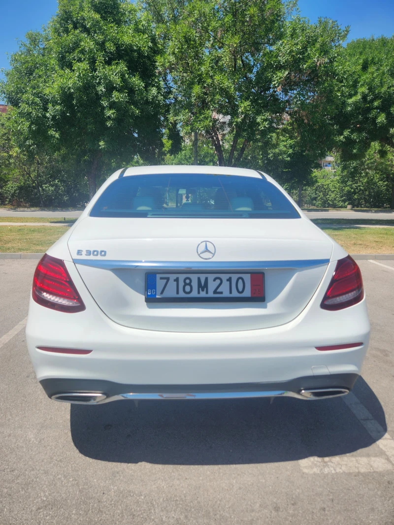 Mercedes-Benz E 300, снимка 4 - Автомобили и джипове - 52497434