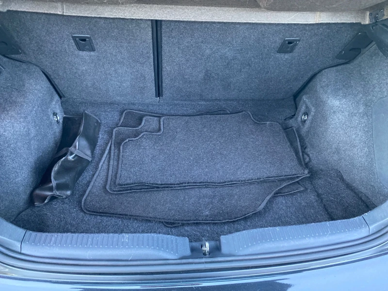 Toyota Auris 1.6 АВТОМАТИК, снимка 15 - Автомобили и джипове - 52403311