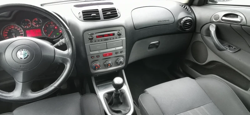 Alfa Romeo 147 Collezione, снимка 4 - Автомобили и джипове - 53171128