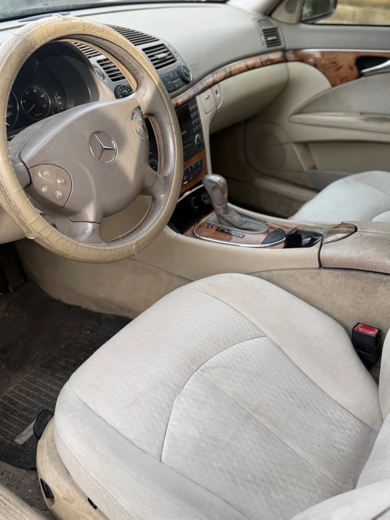 Mercedes-Benz E 220, снимка 6 - Автомобили и джипове - 53262569