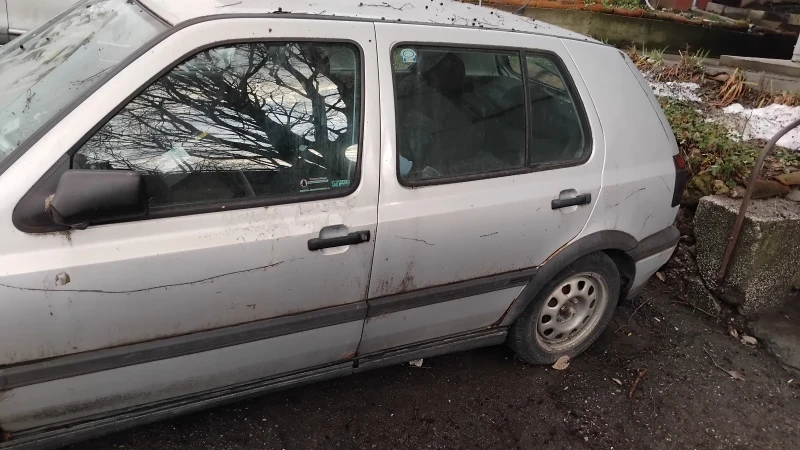 VW Golf, снимка 3 - Автомобили и джипове - 53329579
