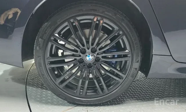 BMW 540 XDRIVE / MSPORT / SWAROVSKI / 360 / ОБДУХ / ЛИЗИНГ, снимка 5 - Автомобили и джипове - 55495217