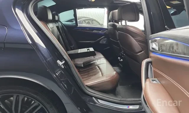 BMW 540 XDRIVE / MSPORT / SWAROVSKI / 360 / ОБДУХ / ЛИЗИНГ, снимка 12 - Автомобили и джипове - 55495217