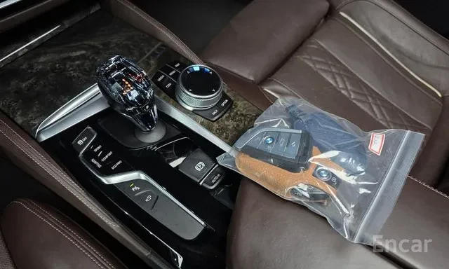 BMW 540 XDRIVE / MSPORT / SWAROVSKI / 360 / ОБДУХ / ЛИЗИНГ, снимка 9 - Автомобили и джипове - 55495217