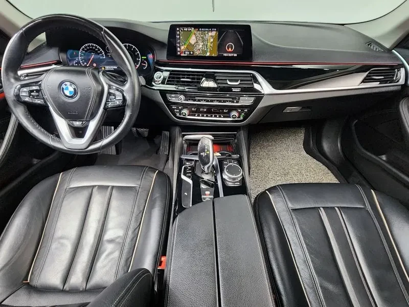 BMW 520 LUXURY G30, снимка 7 - Автомобили и джипове - 55734319
