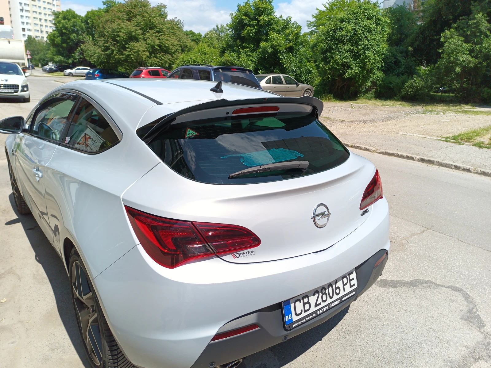 Opel Astra GTC - изображение 2