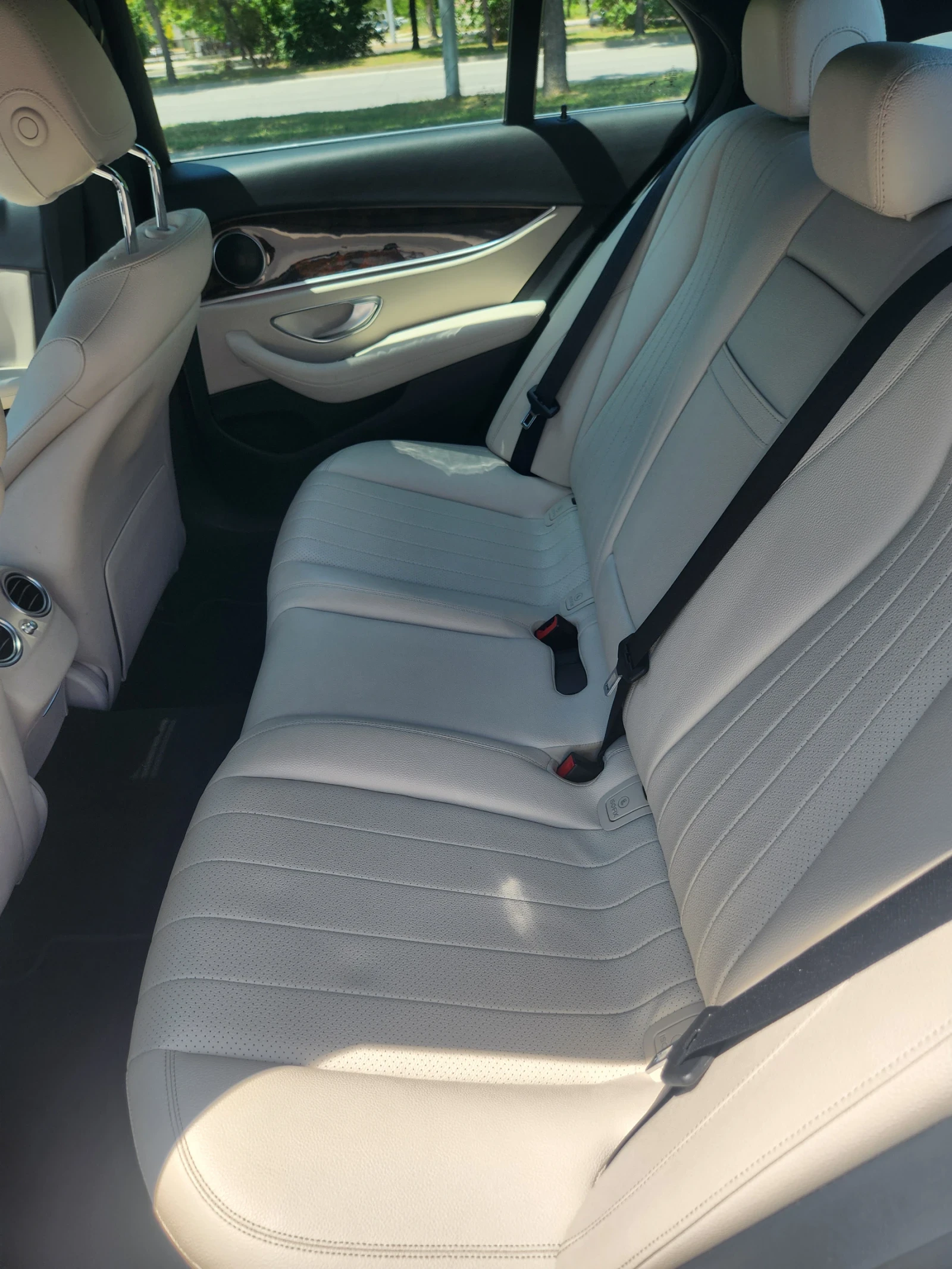 Mercedes-Benz E 300 | Mobile.bg   16