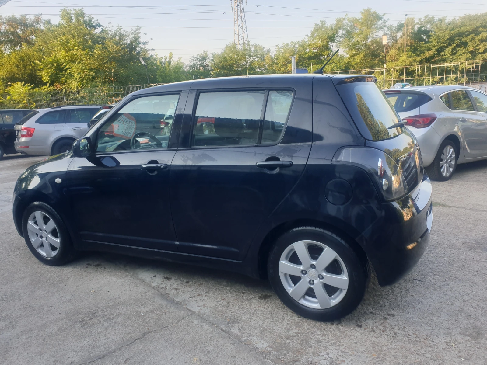 Suzuki Swift 1.3i 16V GL ШВЕЙЦАРИЯ - изображение 5