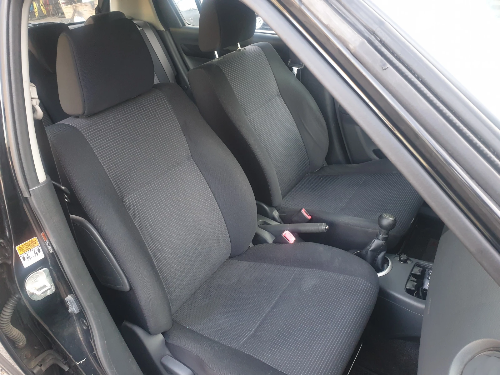 Suzuki Swift 1.3i 16V GL ШВЕЙЦАРИЯ - изображение 9