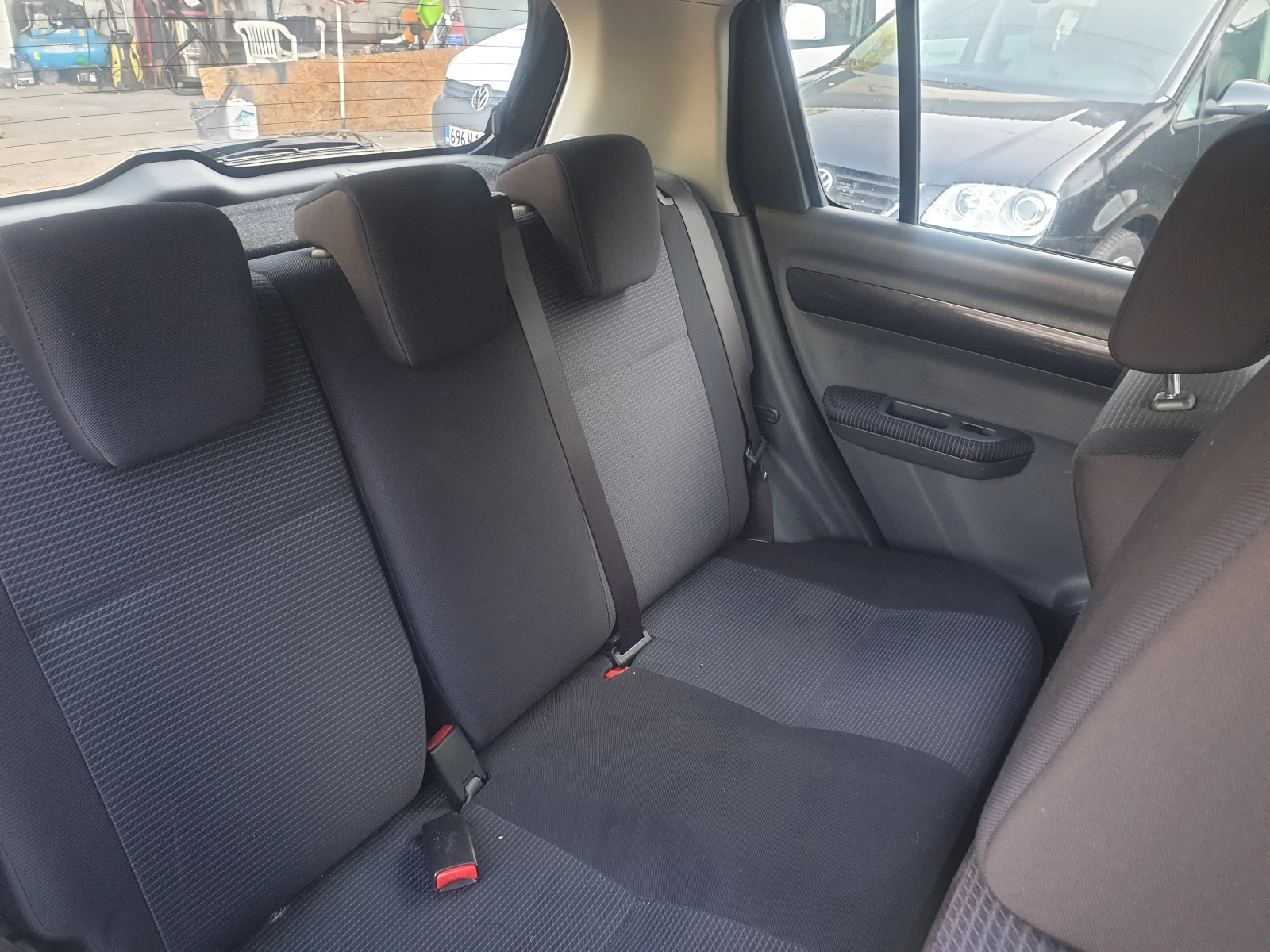 Suzuki Swift 1.3i 16V GL ШВЕЙЦАРИЯ - изображение 10