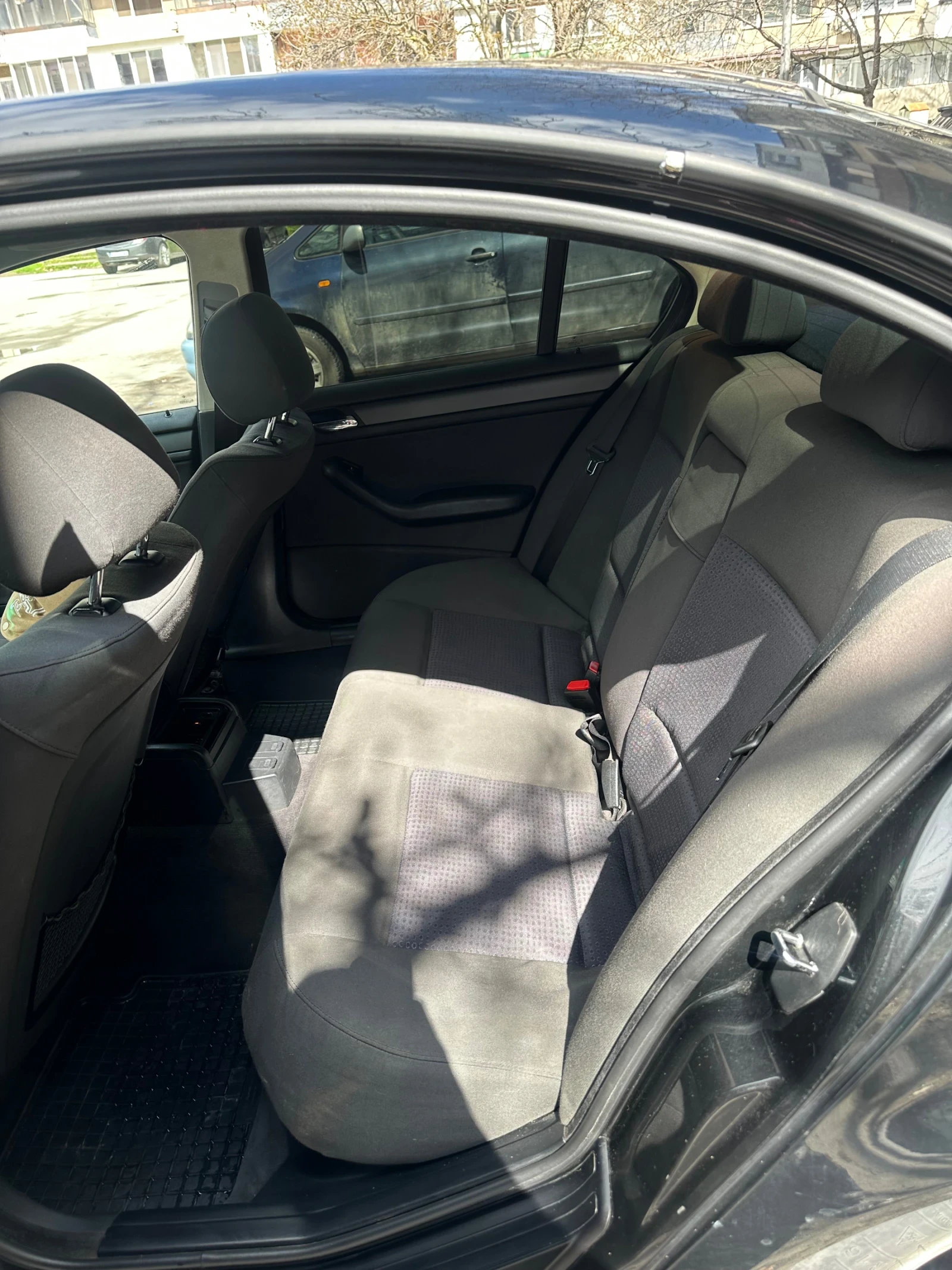 BMW 320, снимка 5 - Автомобили и джипове - 54005514