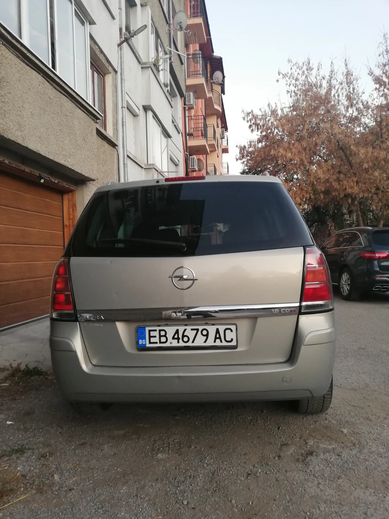 Opel Zafira B, снимка 4 - Автомобили и джипове - 54403573
