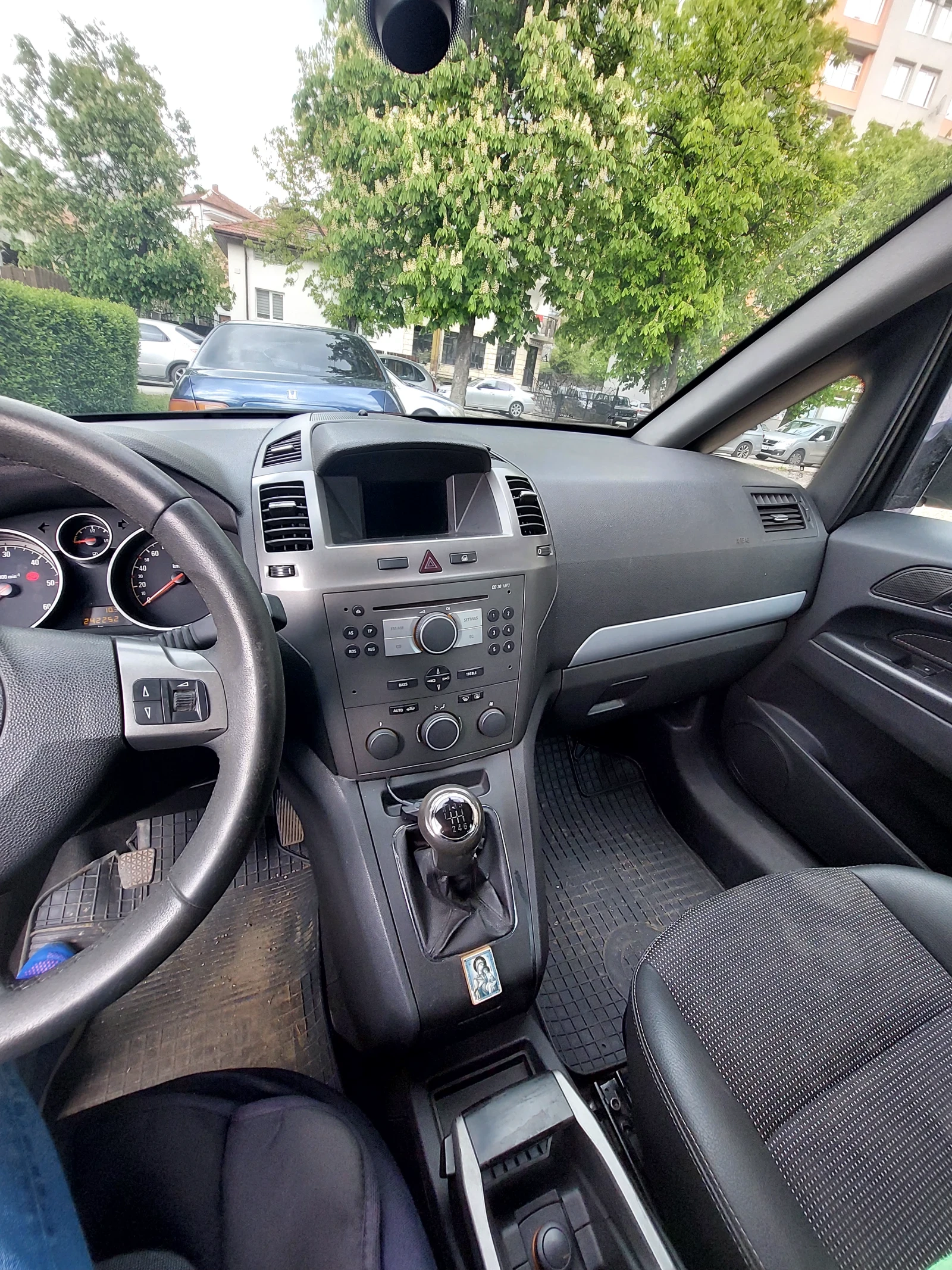 Opel Zafira B, снимка 11 - Автомобили и джипове - 54403573
