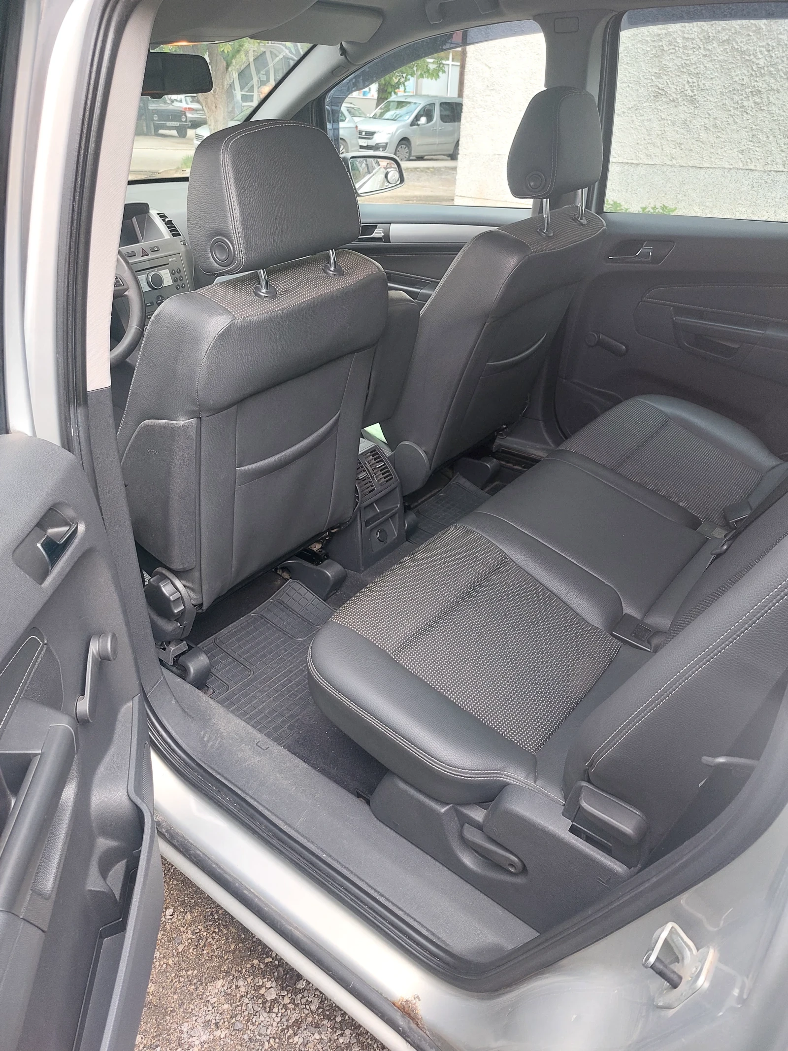 Opel Zafira B, снимка 9 - Автомобили и джипове - 54403573